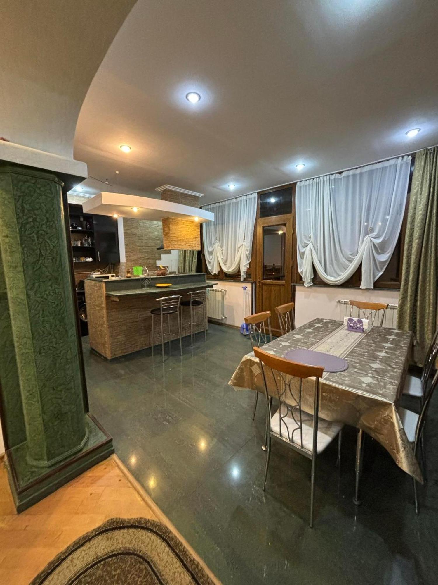 Apartment On Sanapiro Tbilisi Exterior photo